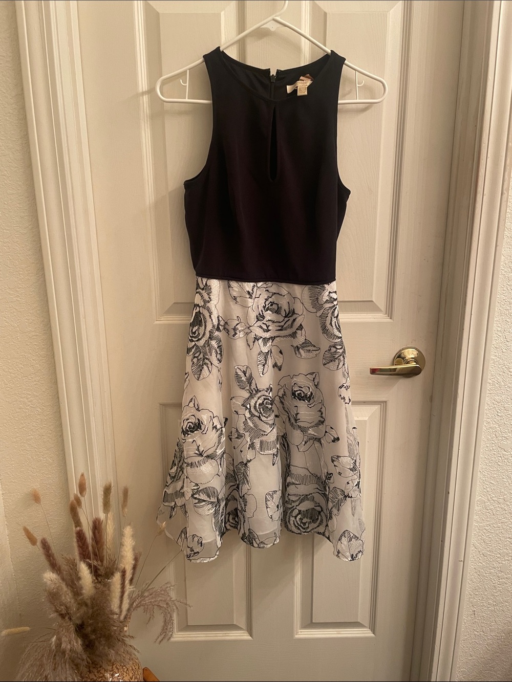 Aidan by Aidan Mattox Sleeveless Black & White Floral lace Fit-and-Flare Dress